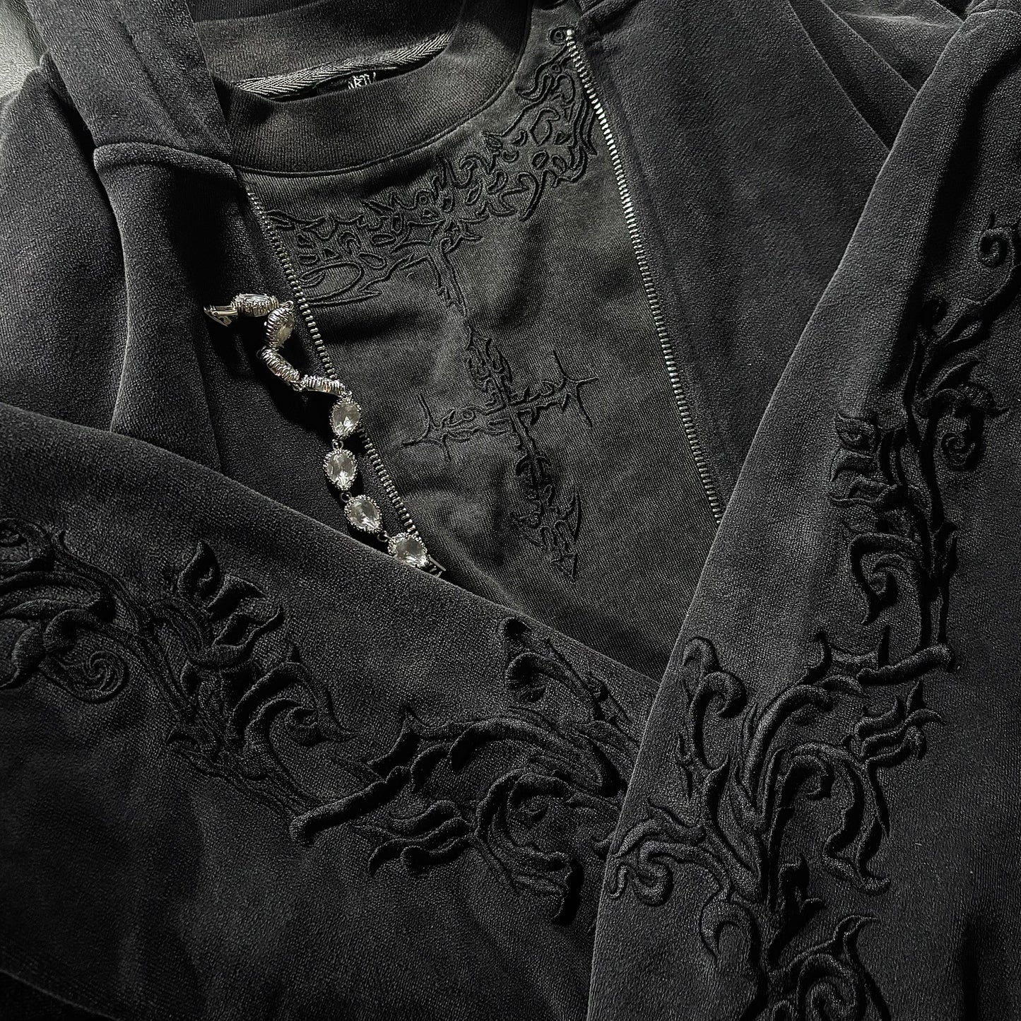 Eternal Vines Hoodie Ash Black