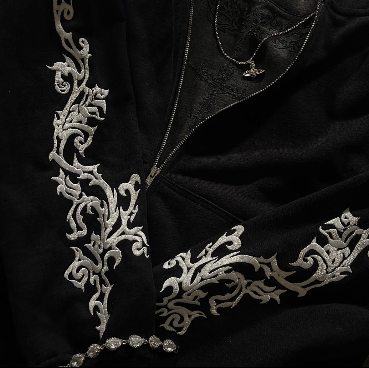 Eternal vines Hoodie Black