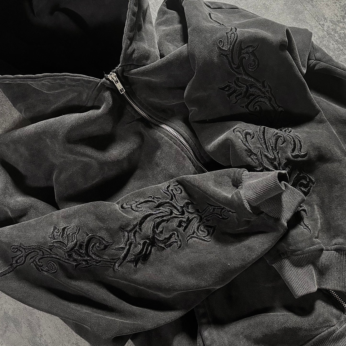 Eternal Vines Hoodie Ash Black